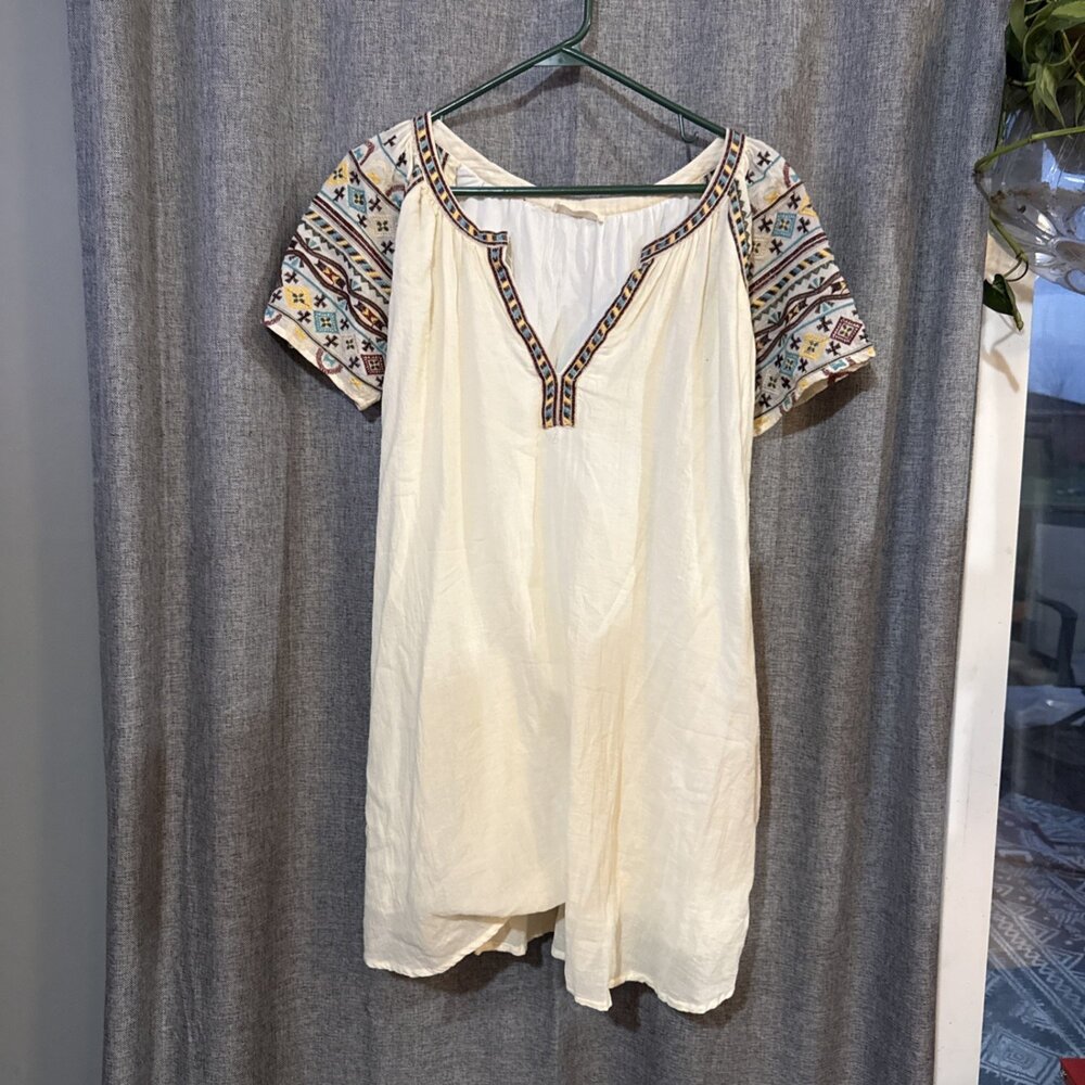 Women’s Hummingbird Shirt V-Neck Size Small